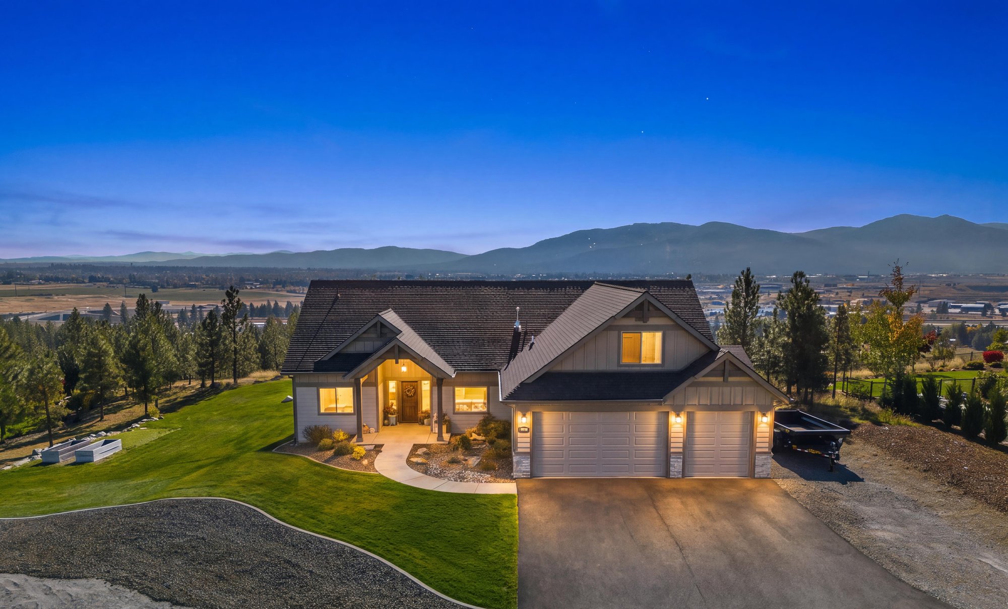 18609 W Palomar Dr, Hauser ID, at twilight